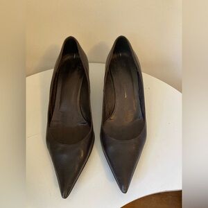 Classic Pointed Toe Heels in Dark Brown